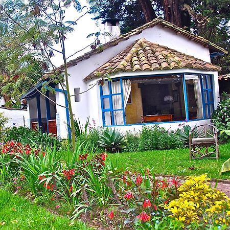 Отель Hacienda Cusin Отавало Экстерьер фото